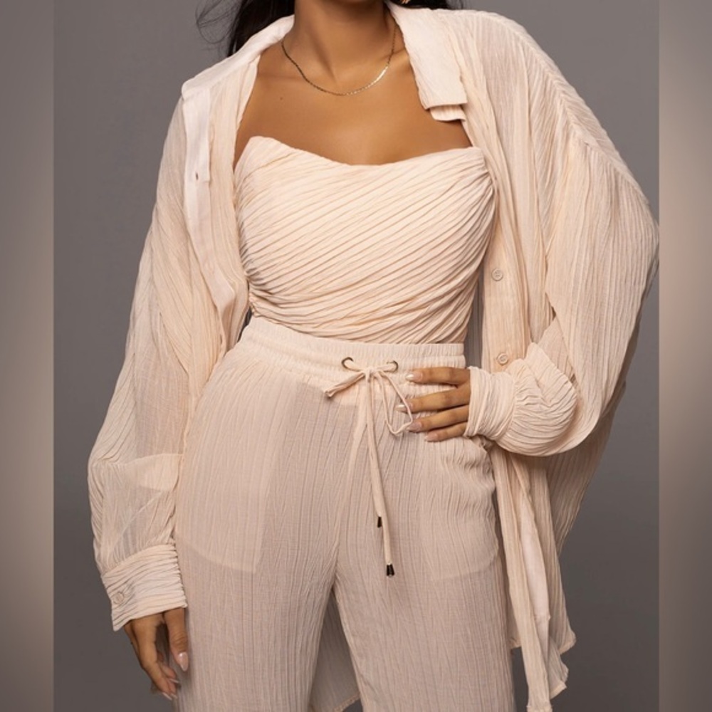 NWT • JLUXLABEL • CHAMPAGNE MYA PLEATED BUTTON UP SHIRT• SMALL • OVERSIZED